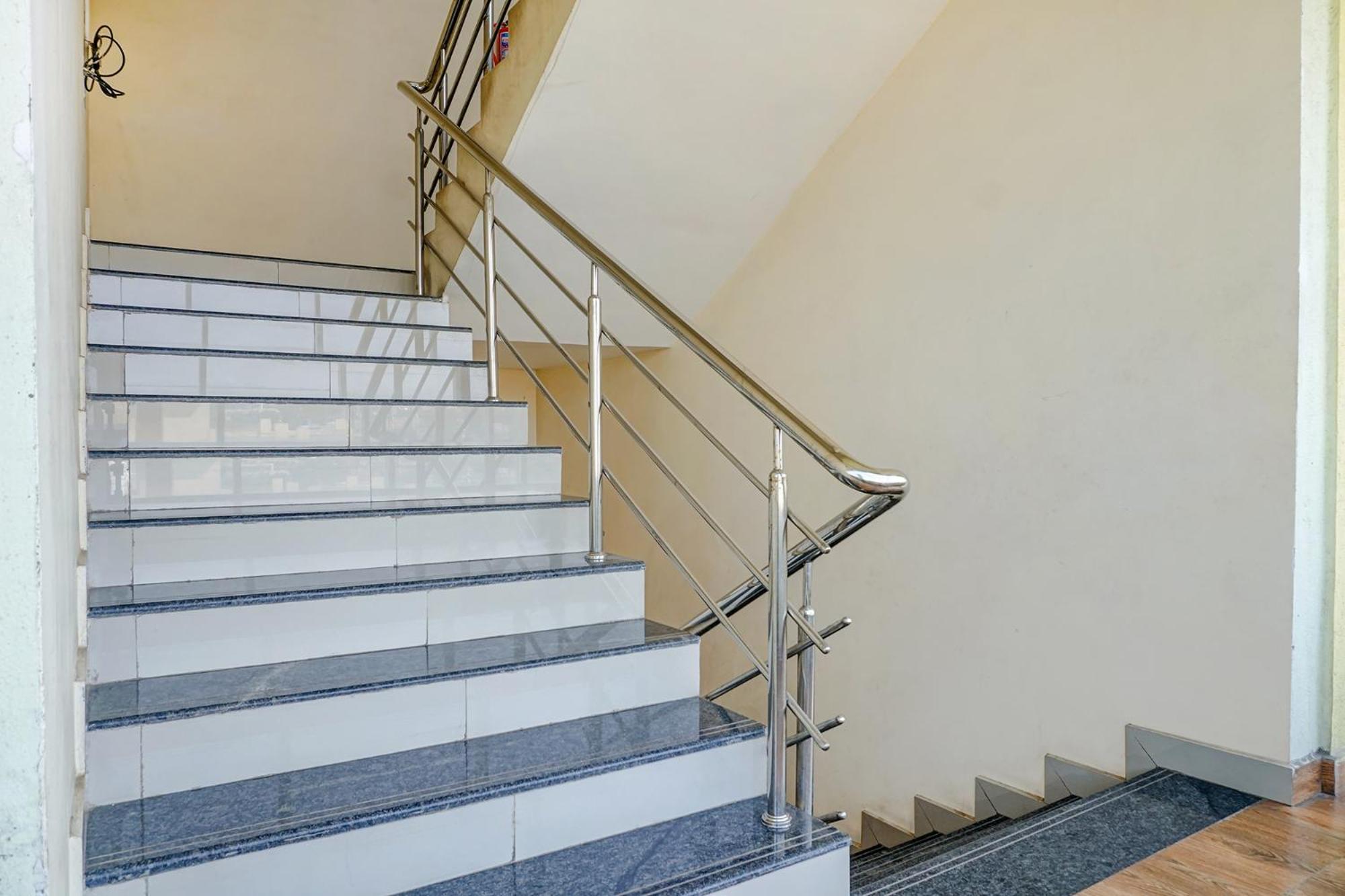 Fabexpress Vaishnav Inn Talegaon Dabhade Екстериор снимка