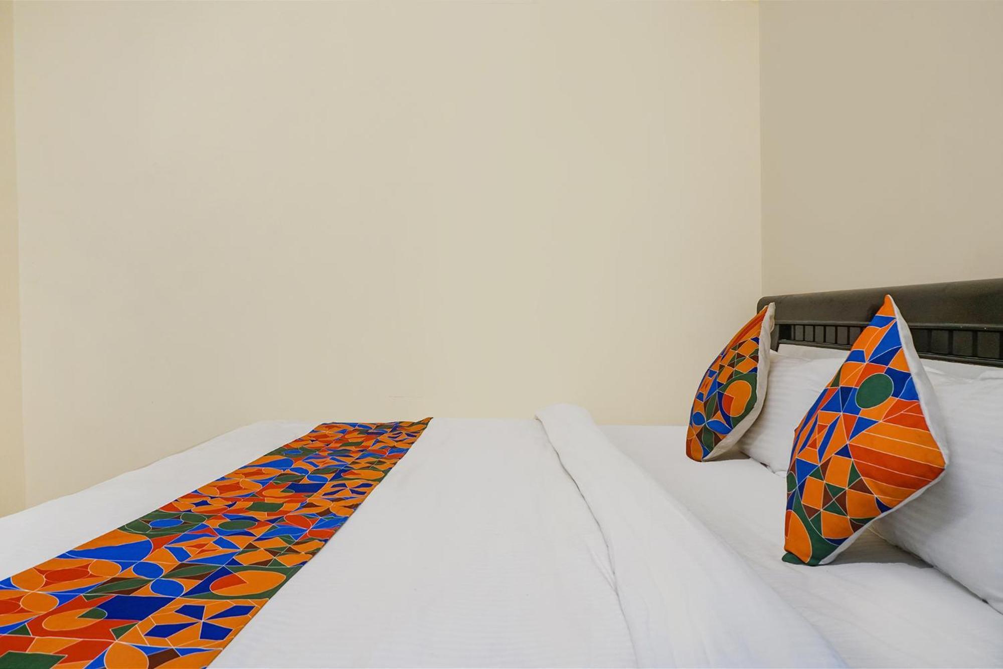 Fabexpress Vaishnav Inn Talegaon Dabhade Екстериор снимка